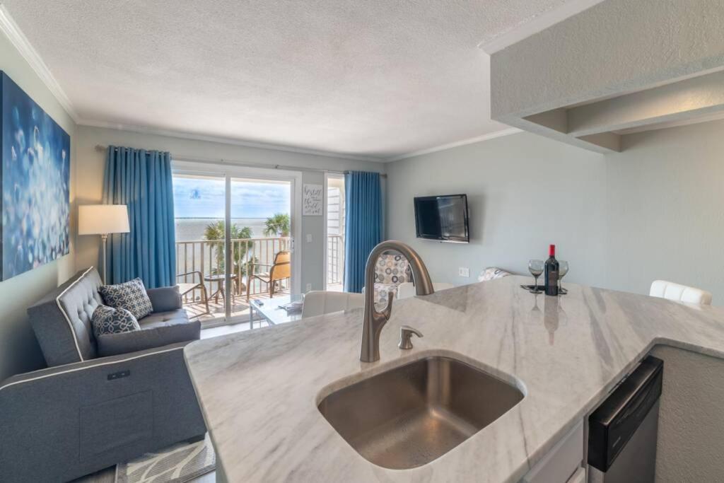 421-Fully Renovated, Wifi, Pool, Amazing Views, Near Bucs Stadium Тампа Экстерьер фото