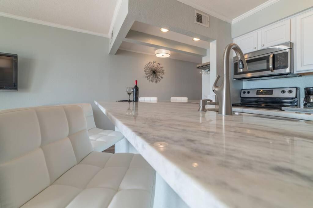 421-Fully Renovated, Wifi, Pool, Amazing Views, Near Bucs Stadium Тампа Экстерьер фото